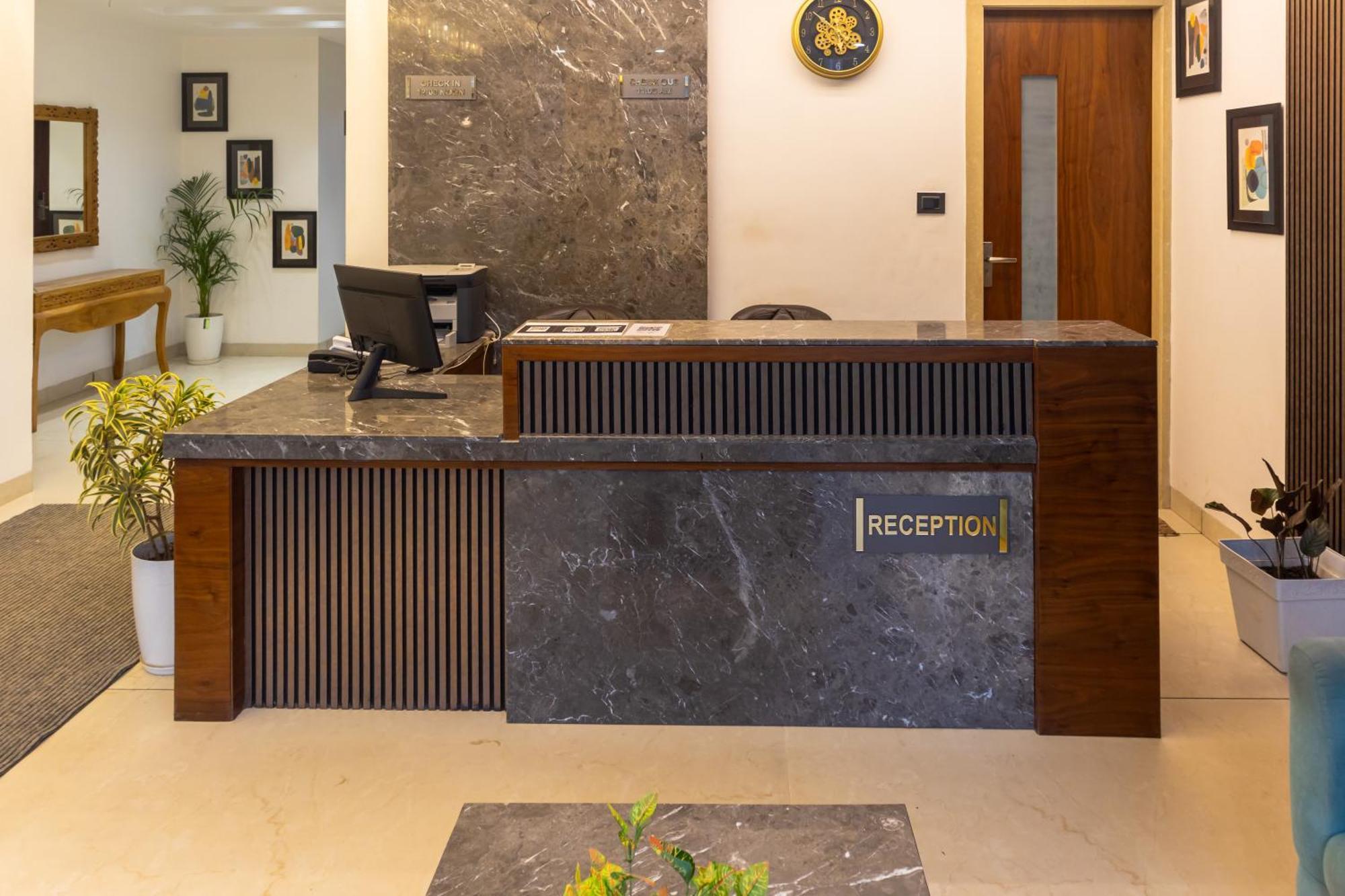 Hotel Divine Peak Pachmarhi Bagian luar foto